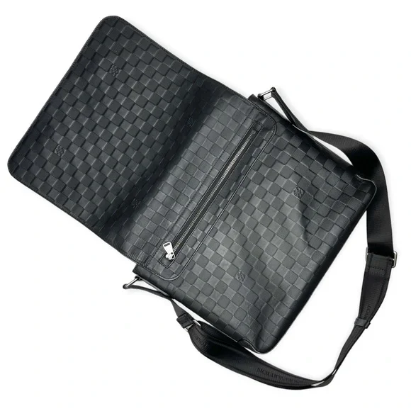Louis vuitton  Damier Infini District MM crossbody - Picture 13 of 15